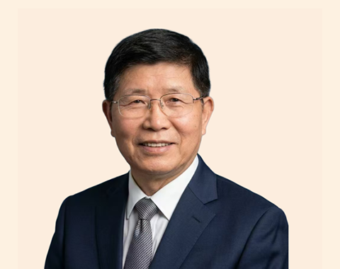 伍平校长